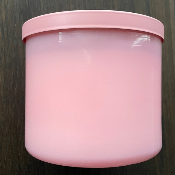 White Barn Champagne Toast Candle - Picture 4 of 10